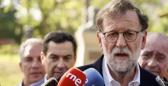 "Aunque no sea físicamente, estoy aquí": Rajoy se entrega al disparate como en sus mejores tiempos