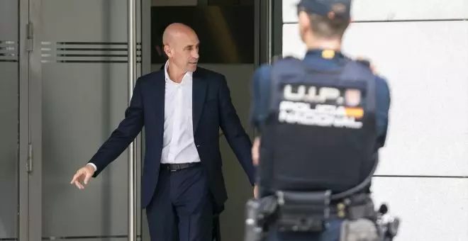 El juez que investiga el beso de Luis Rubiales a Jenni Hermoso cita como testigos a cuatro altos cargos de la RFEF