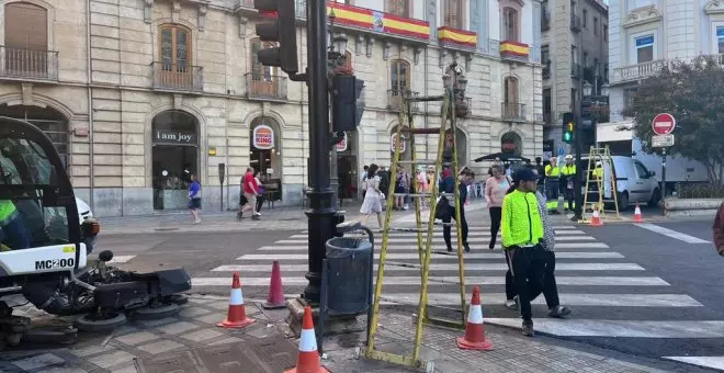 Asociaciones LGTBI+, contra el borrado de los semáforos arco iris en Granada