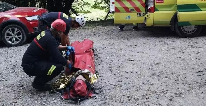 Herida una alemana de 59 años tras caerse en la calzada romana de Bárcena de Pie de Concha