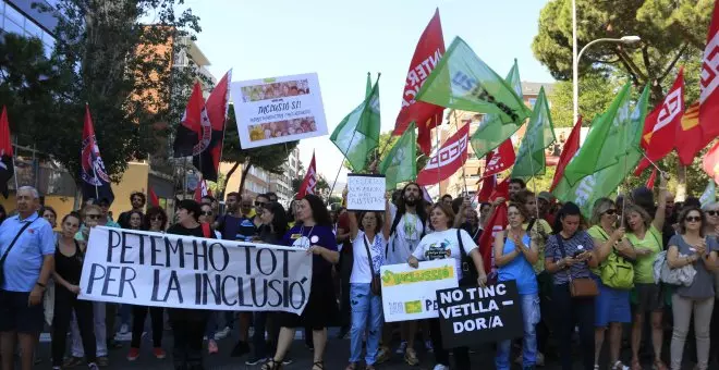 Tallen la Via Augusta de Barcelona per reclamar més recursos per a l'escola inclusiva