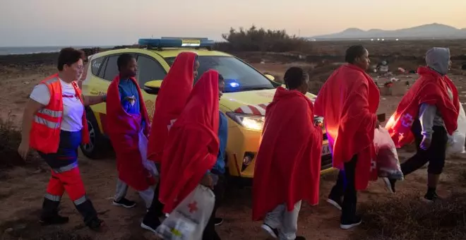 Cerca de un millar de personas llegan a Canarias en 15 pateras desde la tarde de este jueves