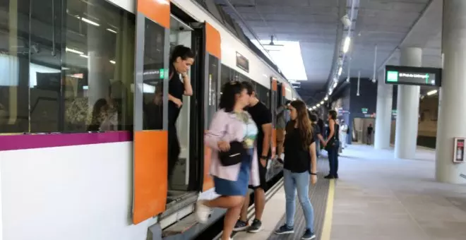 Capella i Puente acorden la posada en marxa de sis grups de treball per avançar en el traspàs de Rodalies