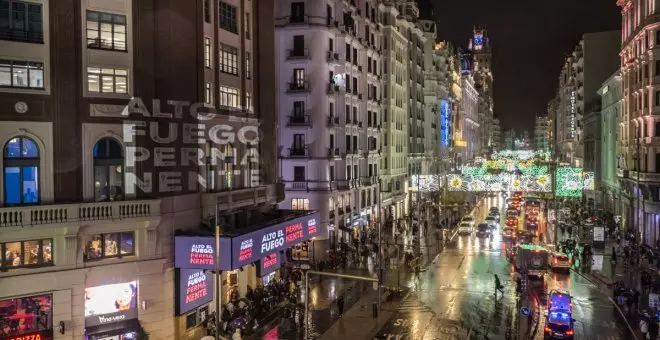 Más de una veintena de ONG se concentran ante la embajada de EEUU en Madrid para exigir un alto el fuego permanente en Gaza