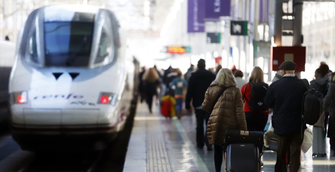 Más allá del AVE: el tren en Andalucía, en vía muerta mientras Moreno Bonilla lo usa contra el Gobierno