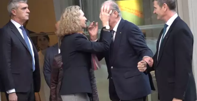 Así ha sido el sorprendente y llamativo gesto de despedida entre Juan Carlos I y la infanta Elena