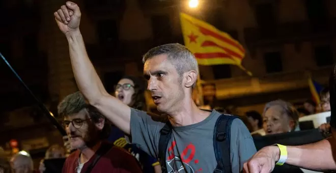 El votante que perdió un ojo el 1-O devuelve la Cruz de Sant Jordi por su rechazo a la amnistía