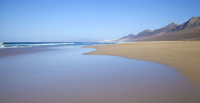 Las mejores playas para recibir el año sin frío en España