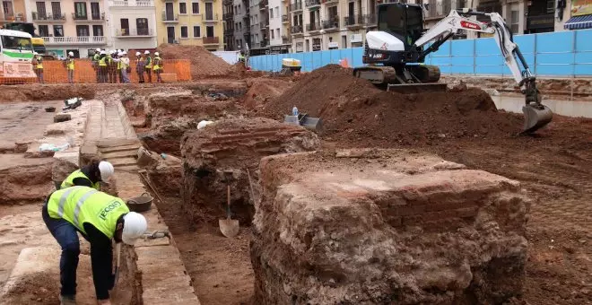 Els treballs d'excavació al Mercat de l'Abaceria deixen al descobert les restes d'una antiga fàbrica tèxtil