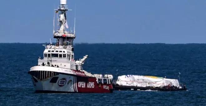 La misión del barco Open Arms y la ONG del cocinero José Andrés comienza a desembarcar comida en Gaza