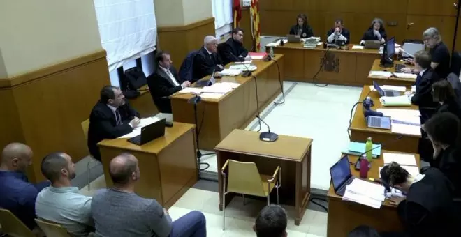 La víctima d'una presumpta agressió de quatre mossos durant el toc de queda de la Covid: "Sentia que em moria"