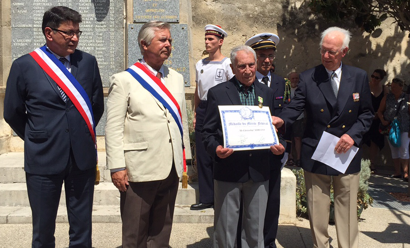 Soriano (centro), en el homenaje recibido ayer, en el Día Nacional de Francia.