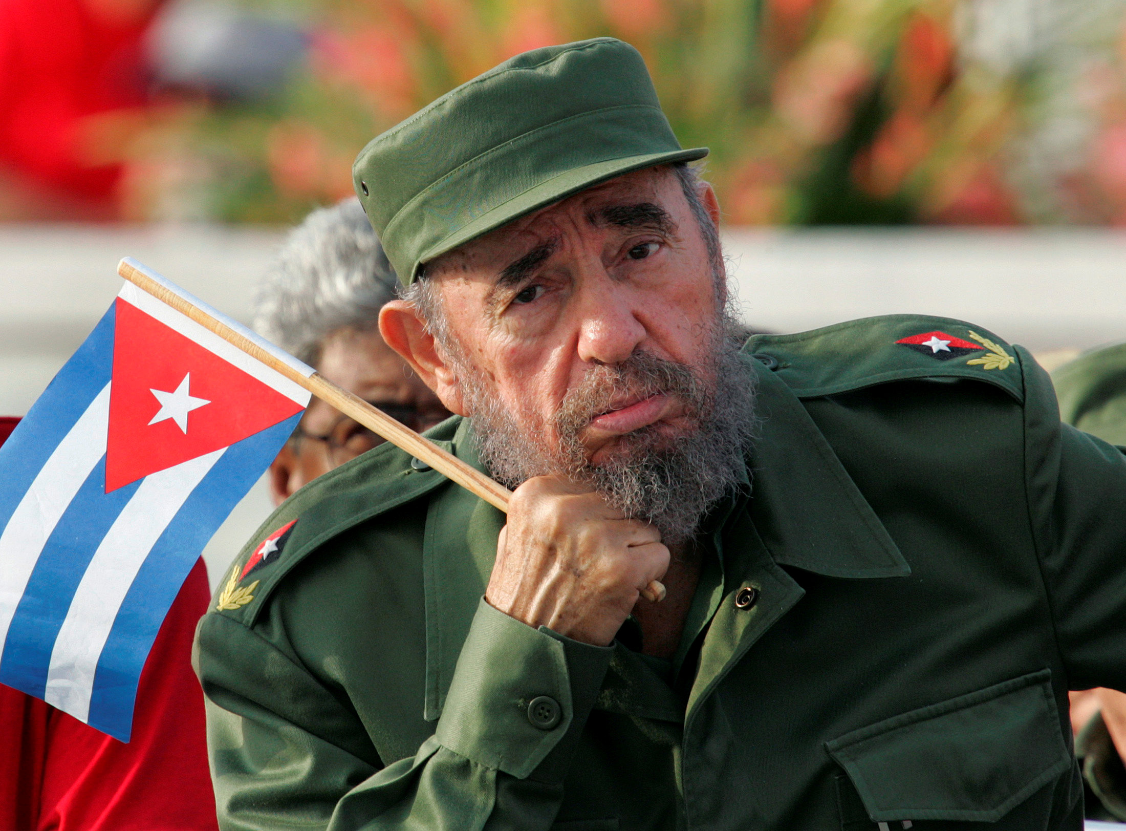 Image result for imagen de Fidel Castro y Bandera Cubana