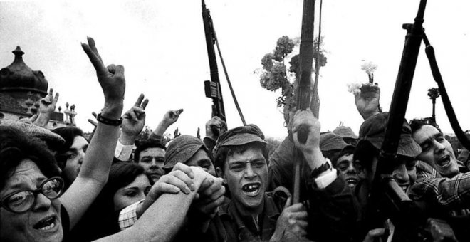 Portugal celebra el 45 aniversario de la Revolución de los Claveles, el levantamiento que cambió la historia de Europa