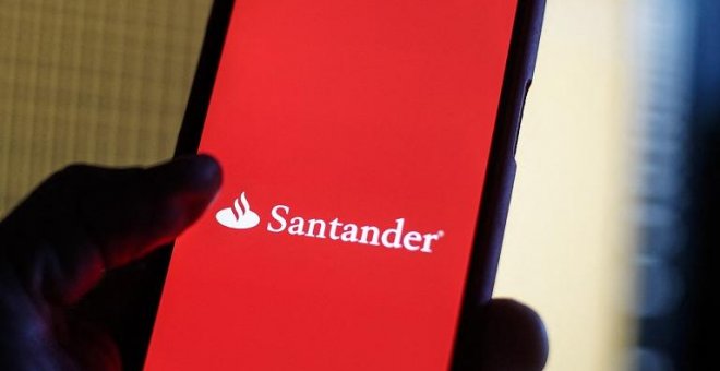 Banco Santander alerta de un ciberataque que afecta a clientes españoles y a sus trabajadores