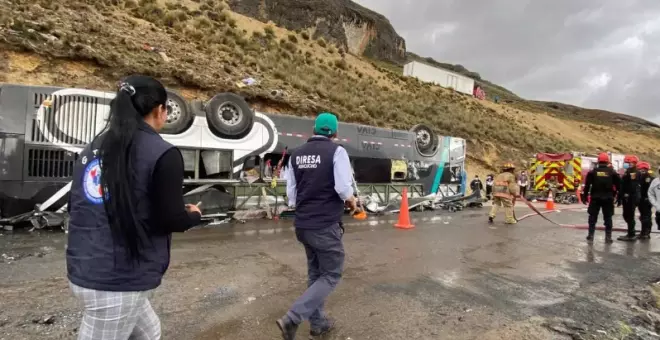 Un accidente de autobús deja al menos 13 muertos y 19 heridos en el sur de Perú