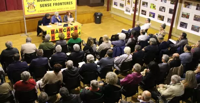 Quaranta pobles del Principat i la Catalunya Nord teixeixen vincles a Bàscara en la trobada de municipis sense fronteres