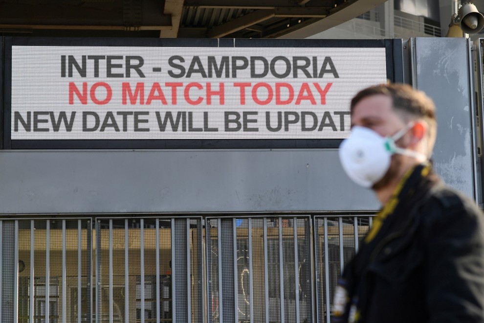 El coronavirus llegó también al Calcio y partidos como el Inter-Sampdoria fueron suspendidos. REUTERS/Daniele Mascolo