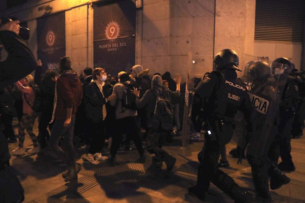 Cargas policiales en la manifestación de Hasél.