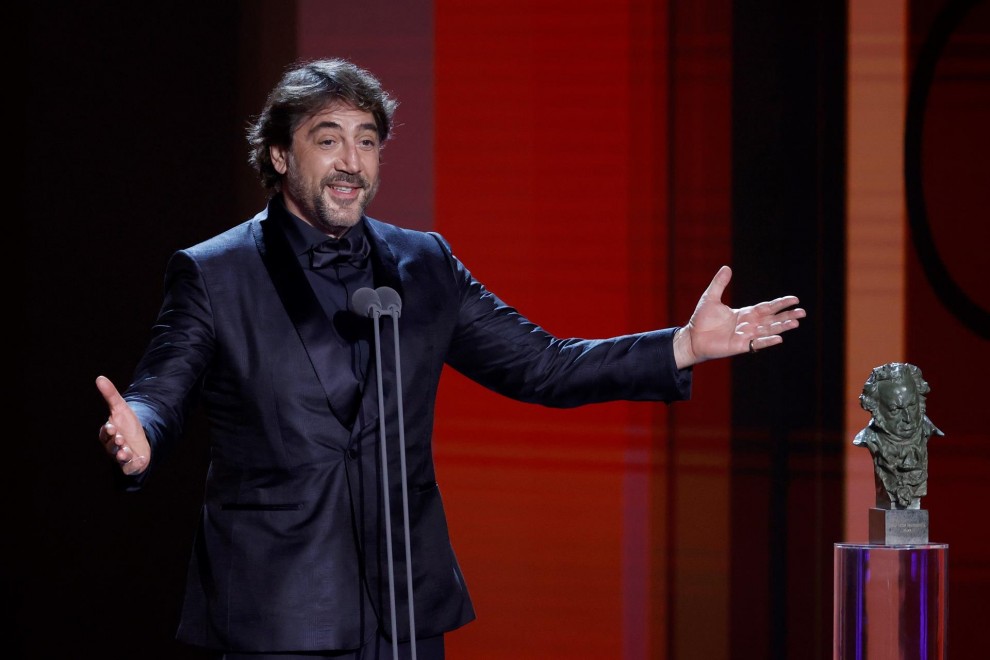 El actor Javier Bardem recibe el Goya a Mejor Actor Protagonista, por su trabajo en 'El buen patrón', durante la gala de la 36 edición de los Premios Goya que tiene lugar este sábado en el Palau de les Arts de Valencia. EFE/kai forsterling