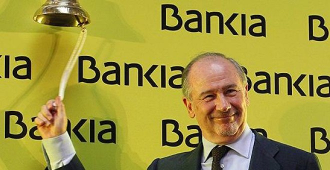 Rodrigo Rato, toca la campana en la bolsa, en el arranque de la cotización de Bankia, en julio de 2011.