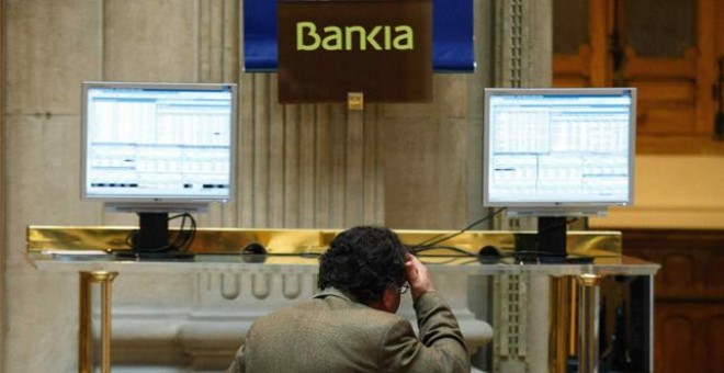 El logo de Bankia en uno de los monitores de la Bolsa de Madrid.