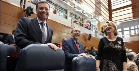 Tomás Gómez, Juan Barranco y Maru Menéndez, ayer martes 7 de junio, en el pleno de constitución de la Asamblea de Madrid en su IX Legislatura.
