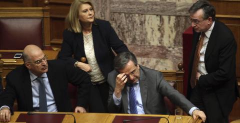 El primer ministro heleno, Antonis Samaras, en la segunda votación por el presidente Griego en la Cámara Baja en Atenas. EFE/Simela Pantzartzi