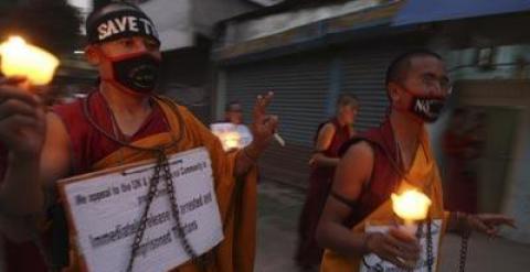 Monjes budistas protestas contra la represión china en Tibet.