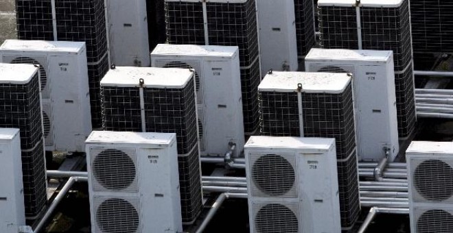 El aire acondicionado usado en los hogares y en el sector servicios supone más del once por ciento del consumo de electricidad nacional, y la oferta de equipos eficientes en el uso de energía es muy reducida.