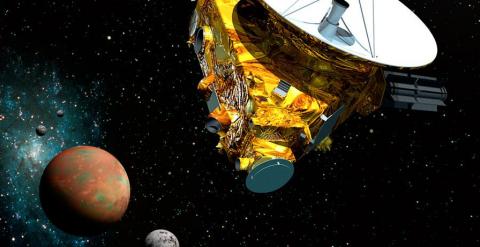 Representación de la nave New Horizons acercándose a Plutón y a su luna Caronte.