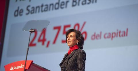 La presidenta del Banco Santander, Ana Patricia Botín, en la última junta de accionistas de la entidad. EFE