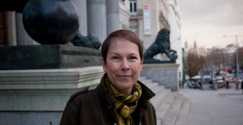 La diputada y candidata de Geroa Bai a la presidencia de Navarra, Uxue Barkos, en la puerta del Congreso. JAIRO VARGAS