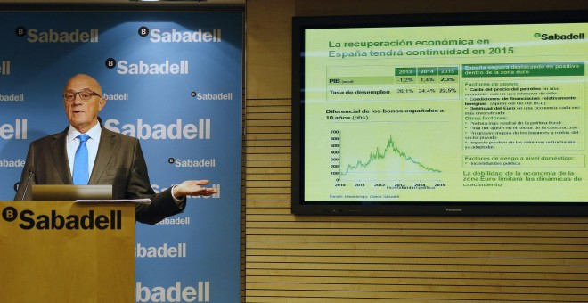 El presidente del Banco Sabadell, Josep Oliu, durante la presentación de los resultados de la entidad en 2014. REUTERS/Gustau Nacarino