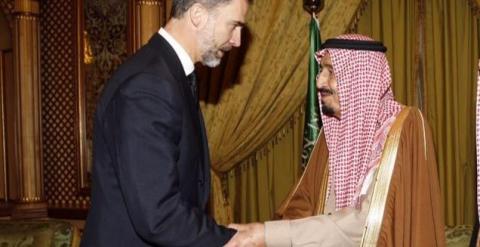 Felipe VI ofrece sus condolencias al Rey Salman por el fallecimiento del Rey Abdullah. FOTO: CASA REAL