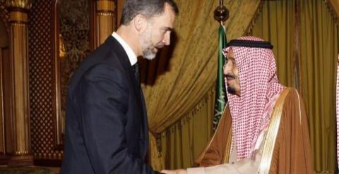 Felipe VI ofrece sus condolencias al Rey Salman por el fallecimiento del Rey Abdullah. FOTO: CASA REAL