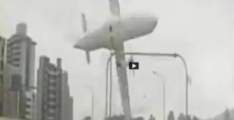 Vídeo aficionado del accidente de avión en Taiwán.