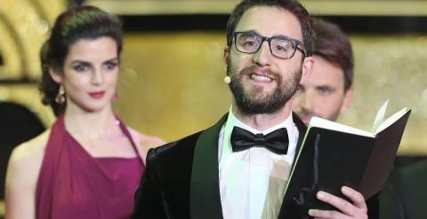 Los actores Dani Rovira (d) y Clara Lago durante la gala de entrega de los premios Goya 2015. /EFE
