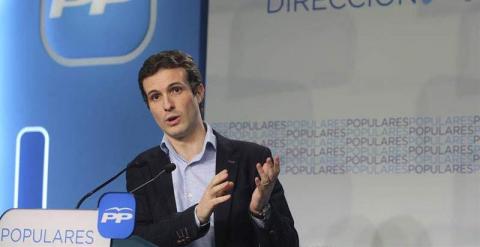 El portavoz del Comité de Campaña del Partido Popular, Pablo Casado, durante la rueda de prensa que ofreció hoy en la sede del PP en Génova. /EFE