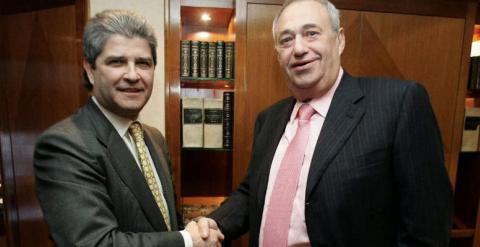 Fernando Martín con Manuel Jové, cuando alcanzaron el acuerdo para la compra de la inmobiliaria Fadesa. EFE