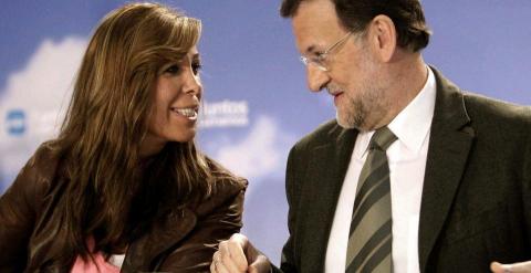 La presidenta del Comité Electoral del PP, Alicia Sánchez-Camacho, con el presidente del partido y del Gobierno, Mariano Rajoy. Archivo EFE