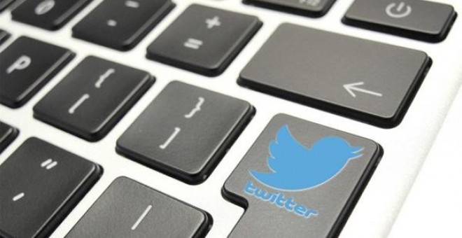 Detalle de un logo de Twitter en el teclado de un ordenador. EFE/Lex Van Lieshout