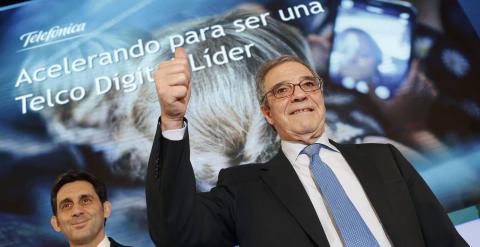 El presidente de Telefónica, Cesar Alierta, y el consejero delegado de la operadora, Jose Maria Alvarez-Pallete, en la presentación de resultados de 2014. REUTERS/Juan Medina