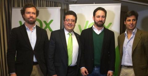 Fran Rivera con los candidatos de VOX por Andalucía y Madrid.