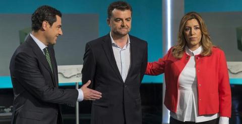 Juanma Moreno, Antonio Maíllo y Susana Díaz, antes del comienzo del debate. EFE/Julio Muñoz