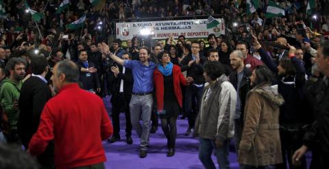 Pablo Iglesias y Teresa Rodriguez, en el mitin de cierre de campaña de Podemos para las elecciones andaluzas del 22-M. REUTERS/Jon Nazca