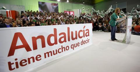 La candidata socialista a la Presidencia de la Junta de Andalucía, Susana Díaz, durante su intervención en el mitin de cierre de campaña. REUTERS/Marcelo del Pozo