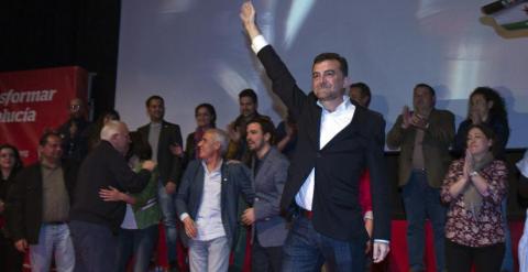 El candidato de Izquierda Unida a la Presidencia de la Junta de Andalucia, Antonio Maíllo, durante el acto de cierre de campaña . EFE/Jose Manuel Vidal.