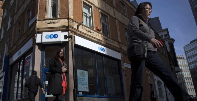 Una oficina del banco TSB en Londres. REUTERS/Neil Hall