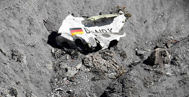 Restos del Airbus A320 de Germanwings en los alpes franceses. /EMMANUEL FOUDROT (REUTERS)